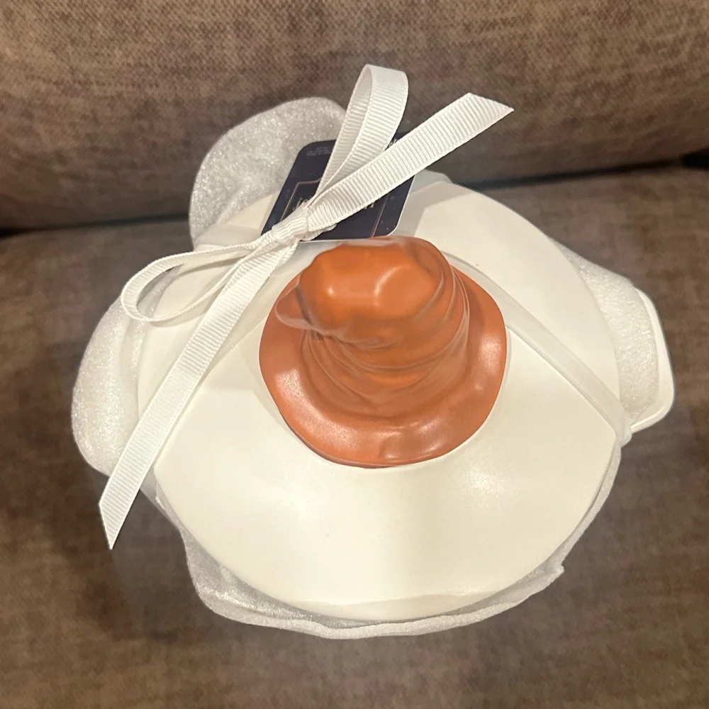 Rae Dunn Harry Potter Hogwarts Mini Baking Dish with Sorcerer Lid - Picture 3 of 4